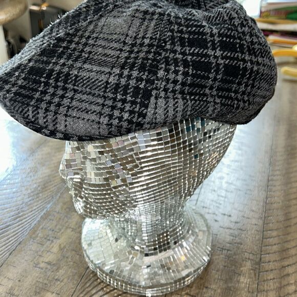 Woolrich Est 1830 Classic Plaid Poly Wool Blend 📄Pageboy/girl snap 🫰 rim cap🧢 - Picture 5 of 17